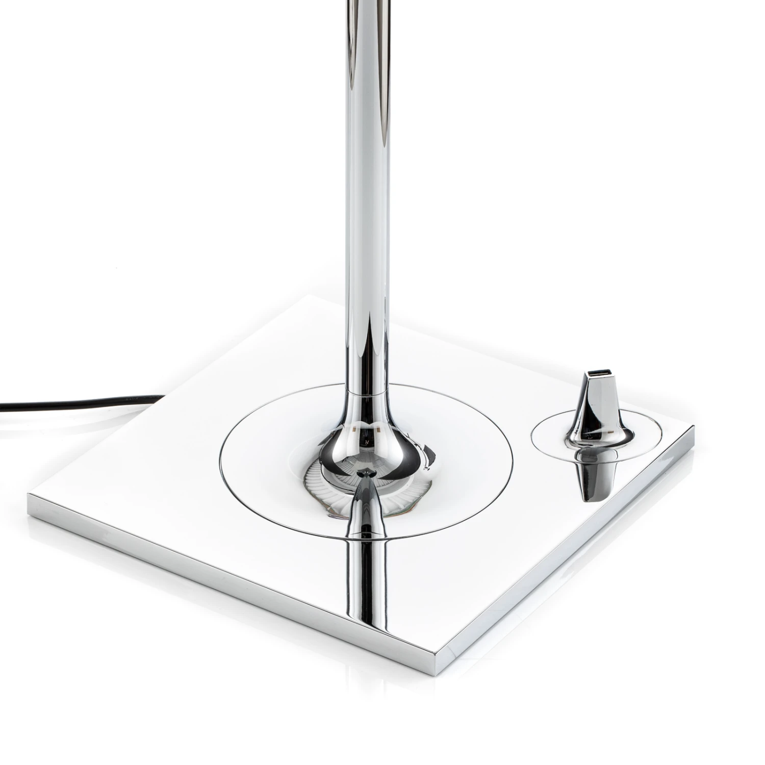 FLOS Bibliotheque Nationale Floor Lamp Smoked 7 FLOS Bibliotheque Nationale Floor Lamp Smoked - Image 5