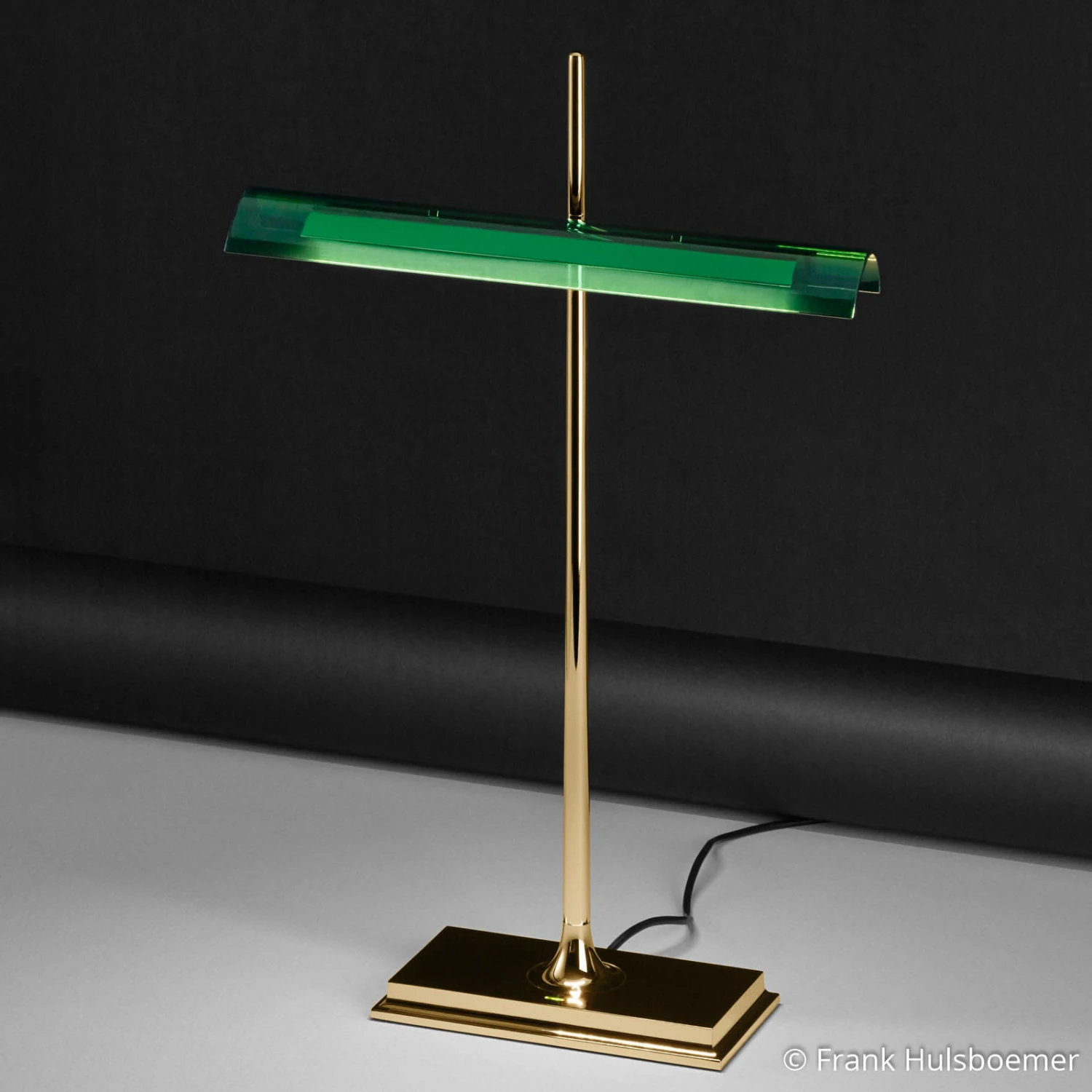 FLOS Goldman - Table Lamp With USB, Green 9 FLOS Goldman - Table Lamp With USB, Green - Image 7