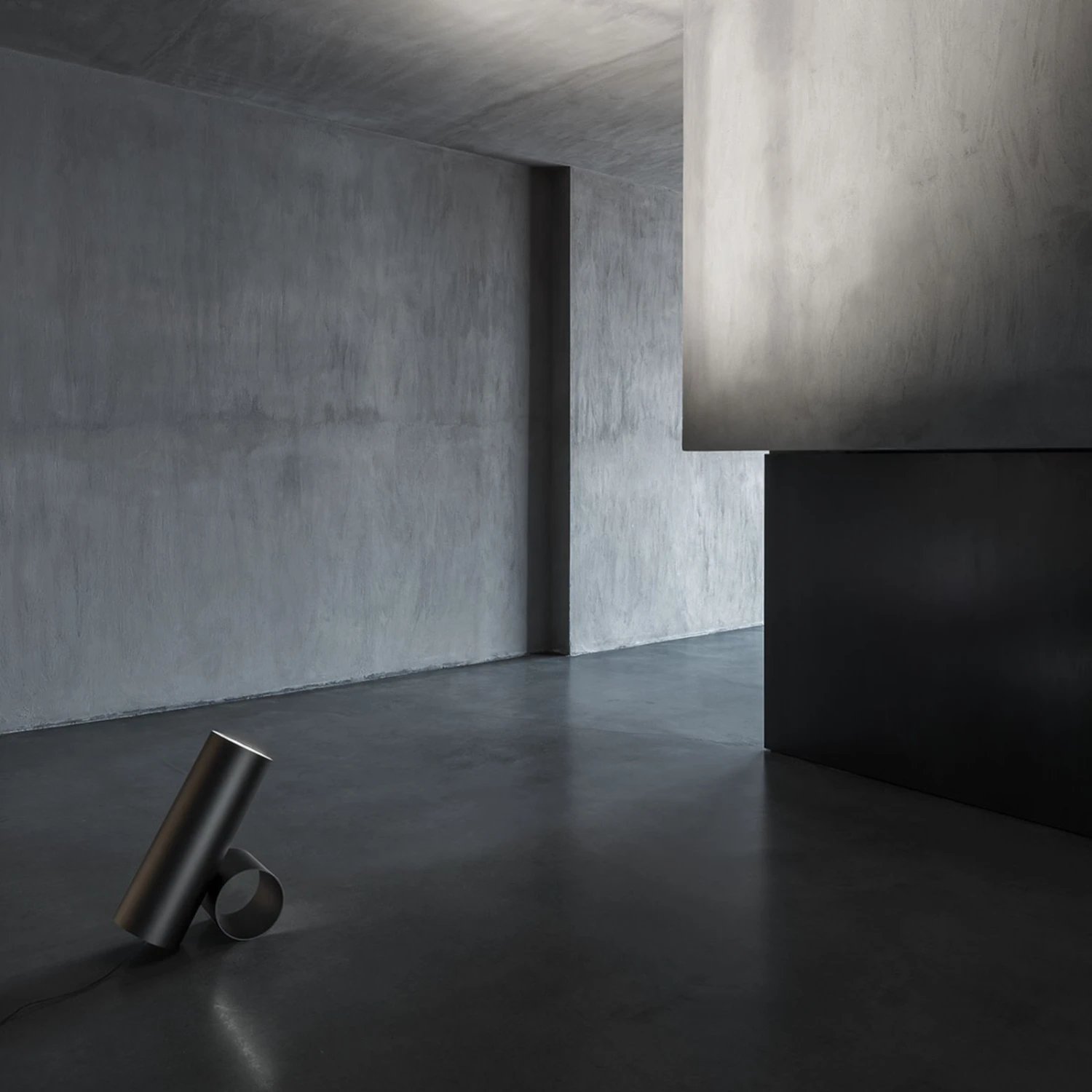 FLOS Sawaru LED Table Lamp, Adjustable Black 4 FLOS Sawaru LED Table Lamp, Adjustable Black - Image 2