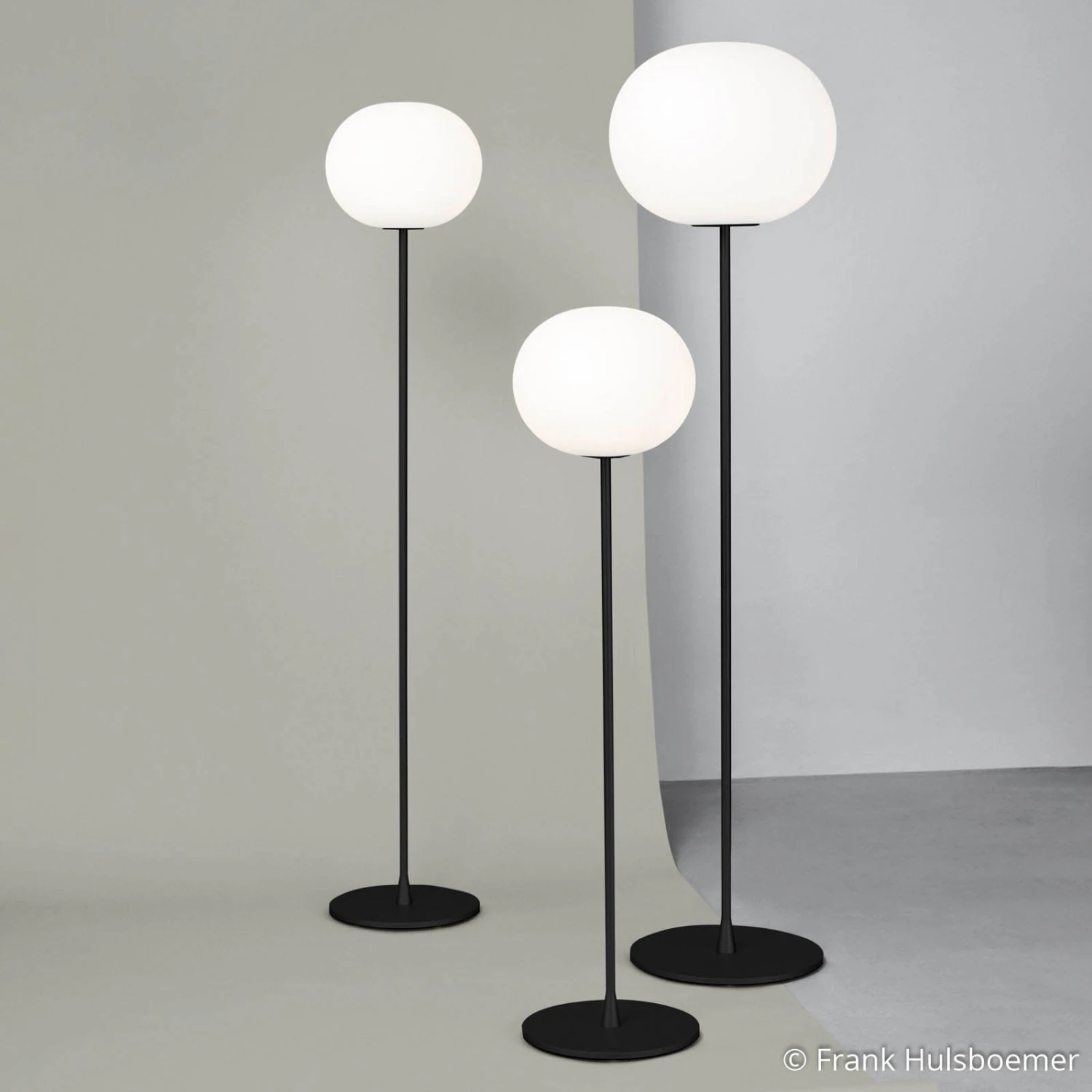 FLOS Glo-Ball F2 Floor Lamp, Black 5 FLOS Glo-Ball F2 Floor Lamp, Black - Image 3